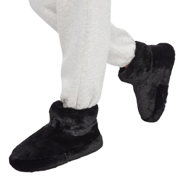 NWT | JustFab | Paris Faux Fur Fuzzie | Jet Black | Size: 9 - Picture 2 of 16